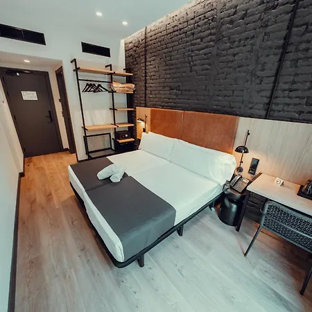 Отель Transit Барселона