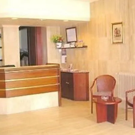 Transit Hotel *