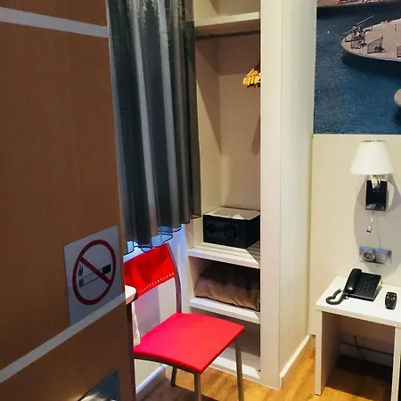 Hotel Transit *