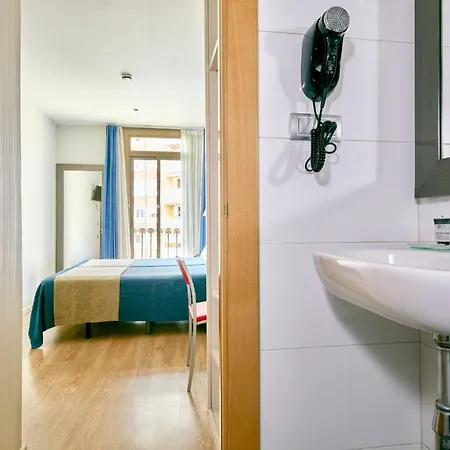 Transit Hotel *