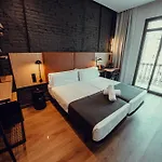 Hotel Transit *