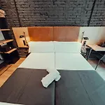 Transit Hotel *