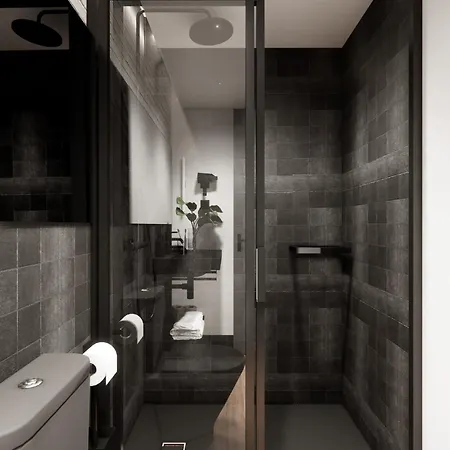 Transit Hotel *