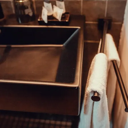 Hotel Transit