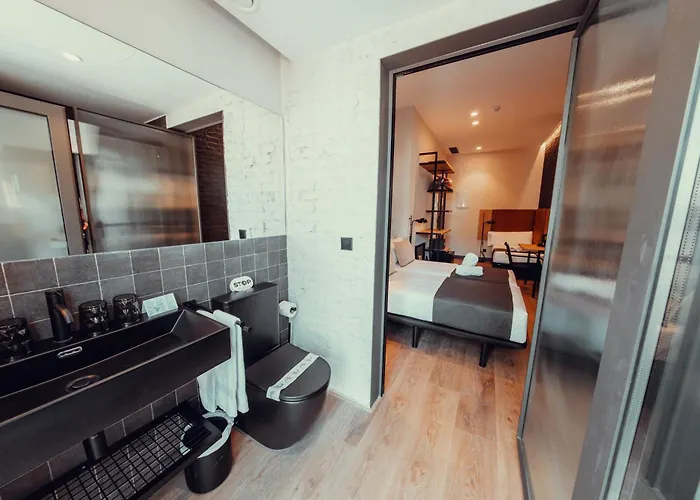 Transit Hotel