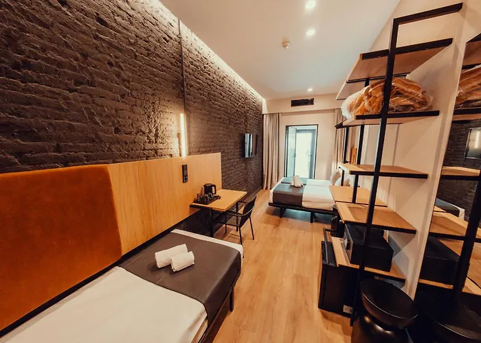 Hotel Transit