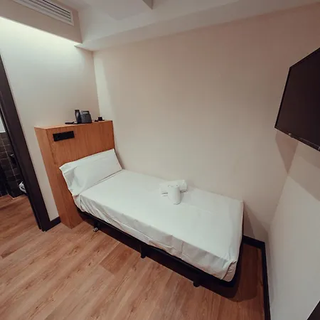 Transit Hotel *