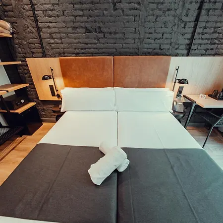 Transit Hotel *